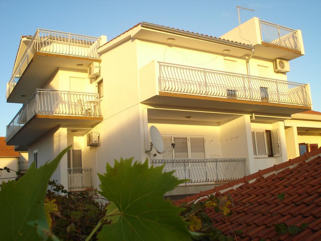 Apartments Nikolas Vodice Exterior photo
